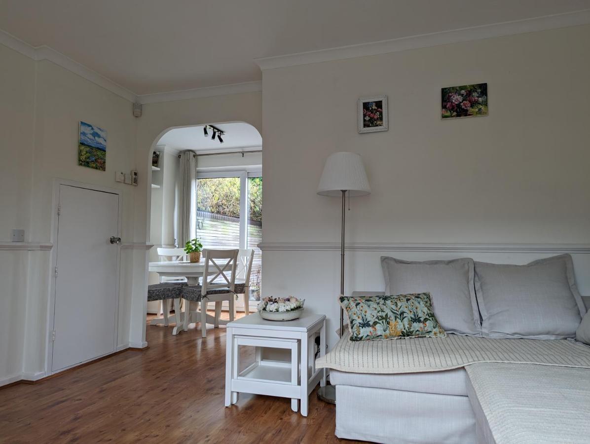 Cosy House With A Garden Villa London Eksteriør billede